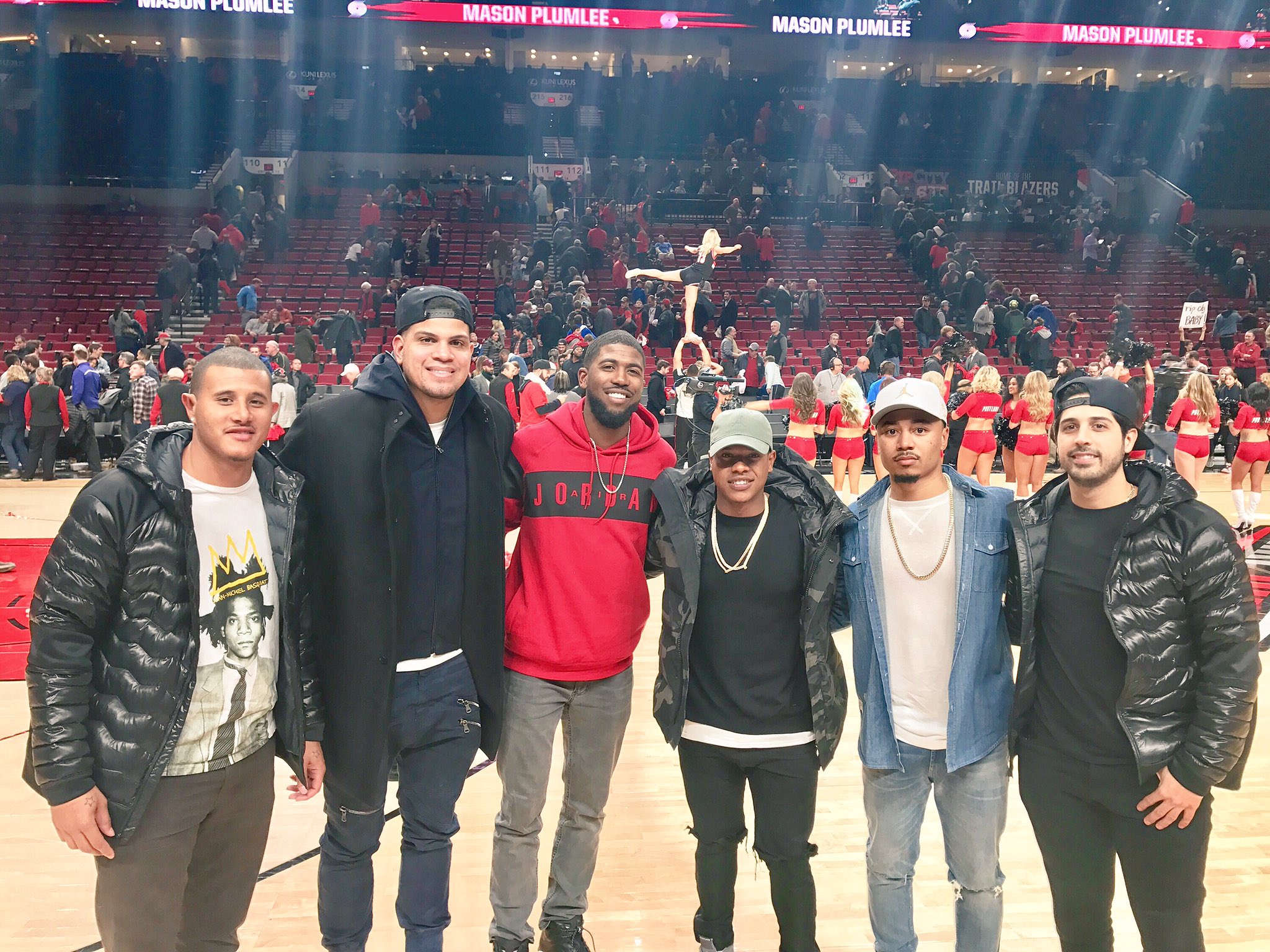 C0AFVCfUcAA-vfz.jpg:large