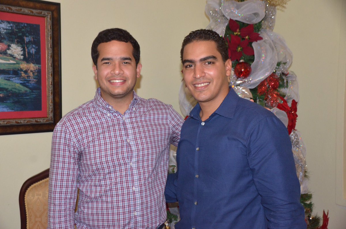 Hoy en Villa Tapia tuve el placer de compartir con el compañero José Ernesto Abud, el Alcalde más joven del país. ¡Le deseo éxitos!