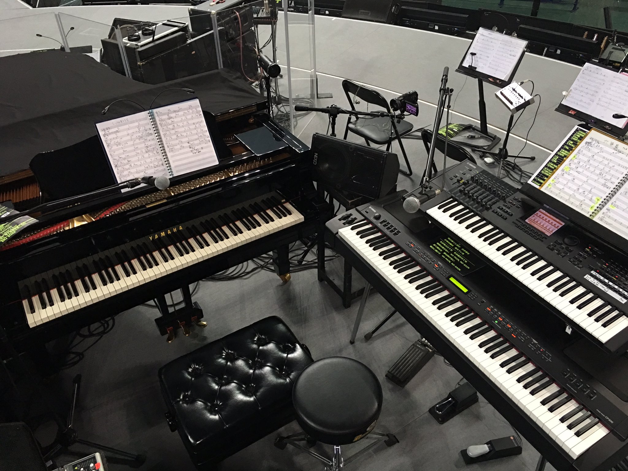 松浦基悦 余韻の共有 Amp お裾分け ファイナル一夜限り ロックスター降臨 布袋寅泰さん カッコ良過ぎ コブクロ Amp 布袋さんの3ショット 何とも微笑ましく 大先輩に遊んでもらっているようで センターステージ 2日間で 延べ90 000人 松浦