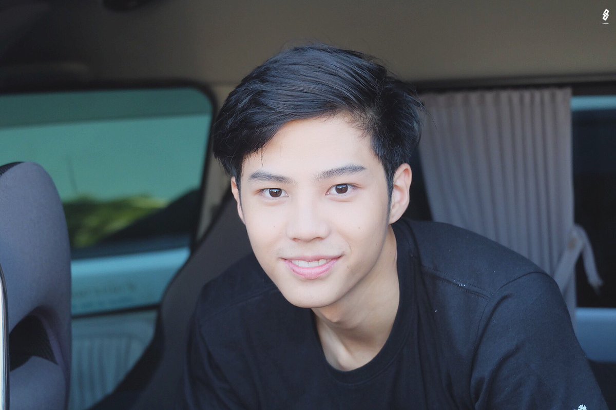pd_pangpond's tweet photo. ฮือออออ ใจสั่นนนนน อย่ามองมาทางนี้บ่อยนะคะ 😬
@bank_thiti
#LaserWar #bankthiti
#wonderplanet https://t.co/VElT94xnh3