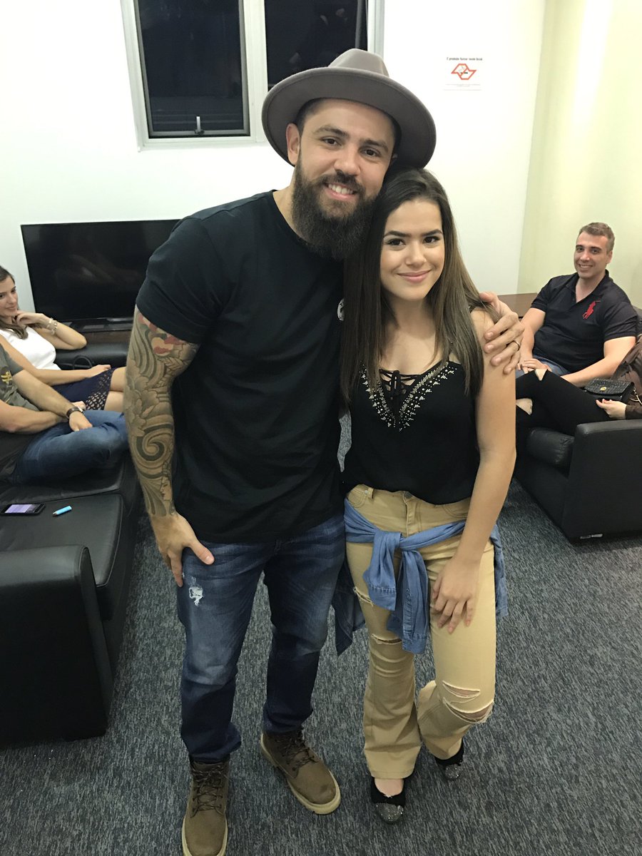 maisa's tweet photo. depois de 7 anos.... 🤘🏻 https://t.co/drQfIdfe7E