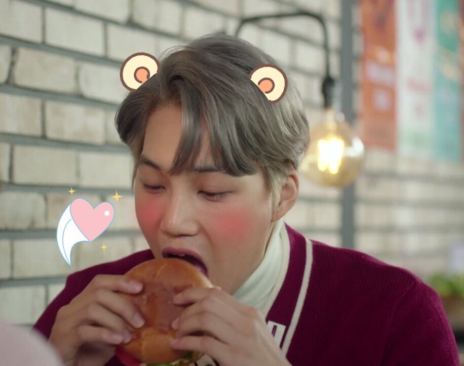 kai_mochibot's tweet photo. 냠냠~ 🐻❤🍔 https://t.co/to3OerpAsl