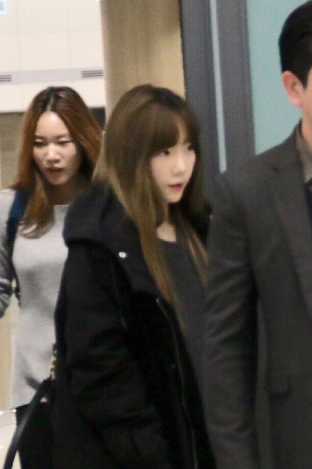 [PIC][18-12-2016]TaeYeon trở về Hàn Quốc vào chiều nay C0ASmLpVIAAmSIm