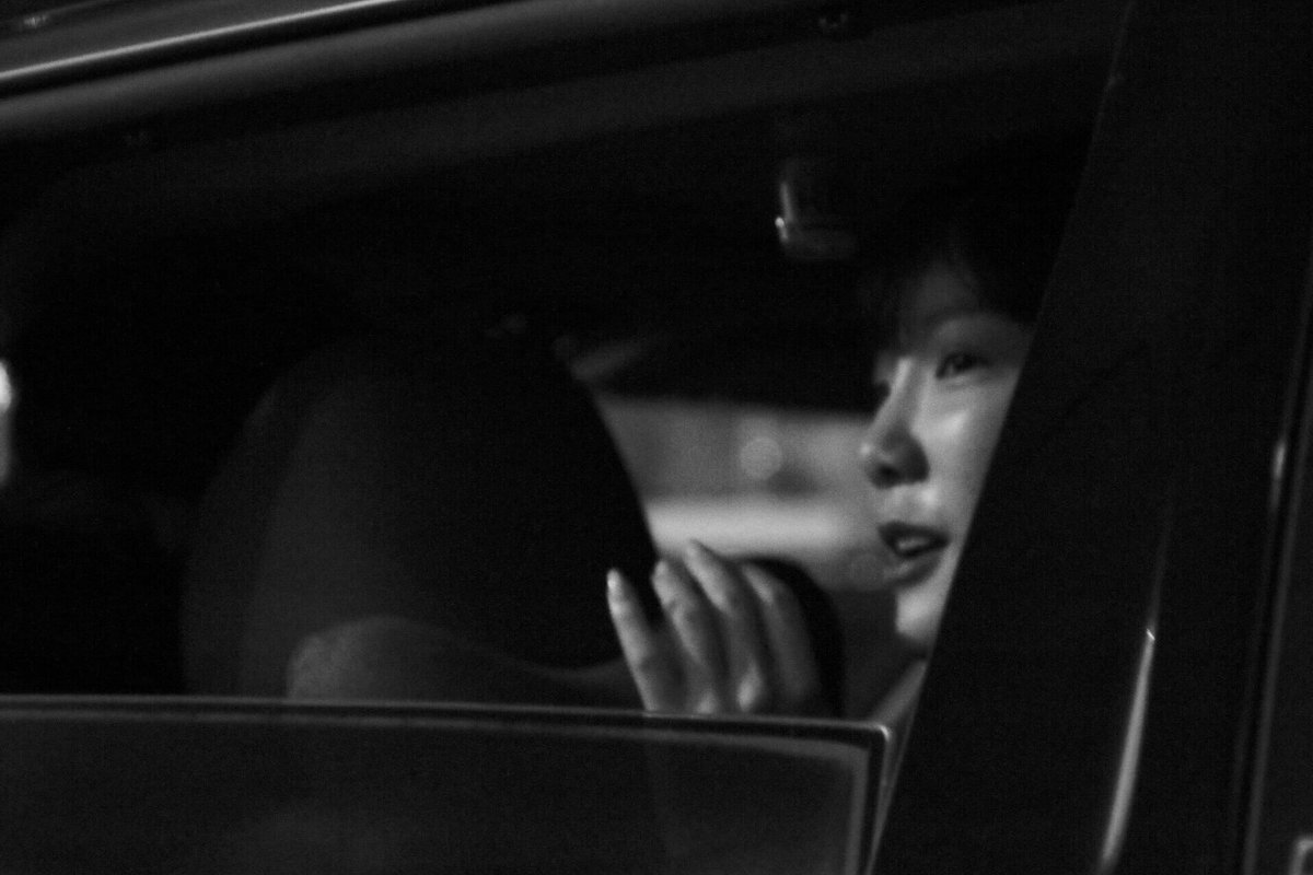 [PIC][18-12-2016]TaeYeon trở về Hàn Quốc vào chiều nay C0AUVsEUUAA47Yq