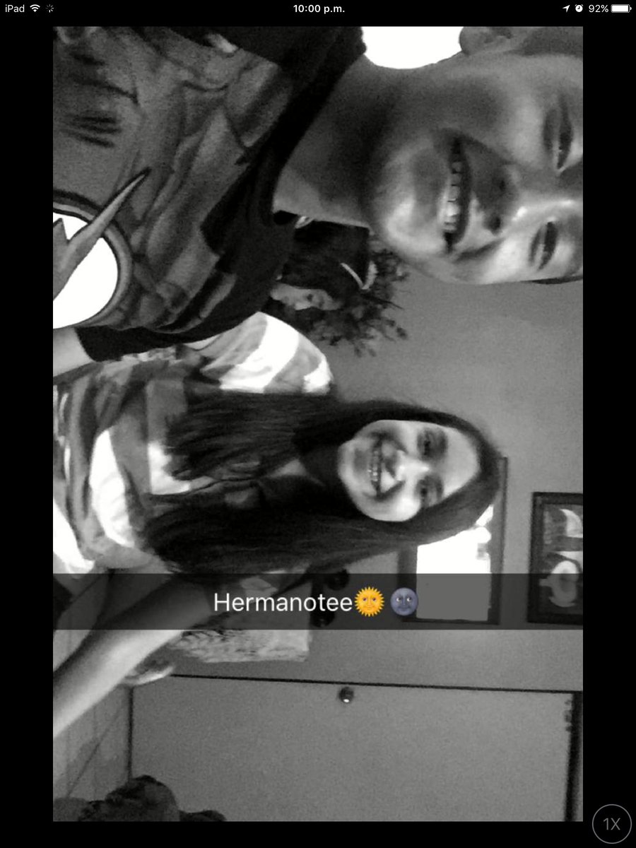 OrlyRdz's tweet photo. BFF🌚

#Hermanitas
#Bests
#Favs
#Flash   ⚡️❤️
#SuperHero https://t.co/SWzqazch0s