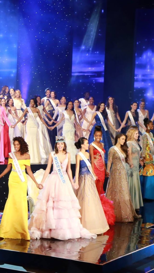 Nthaby_Abby's tweet photo. Not è best pix however here is our own,LESOTHO 🇱🇸 among other nations, proud moment. 🤗 She looked AMAZING 👌🏻#MissWorldLesotho #MissWorld2016 https://t.co/jPUatIyCXB