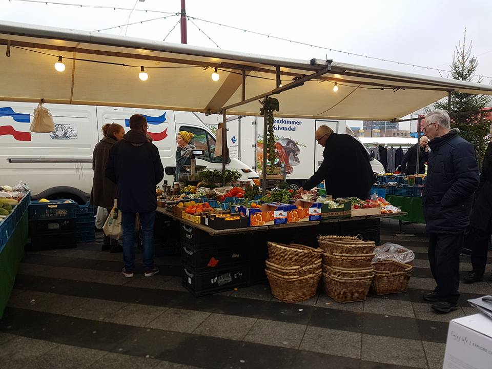 Biomonkie Biologisch en dynamisch Groenten &amp; Fruit met meer.
<a href="/Amsterdamnoord/">Rafaël Amsterdam-N</a>, Elke Zaterdag @Buikslotermeerplein