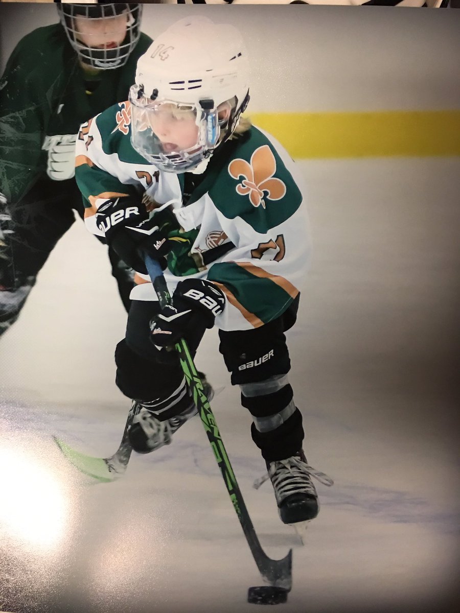 sjaws_09's tweet photo. #RavenSpotting #ravenswag #20flex just love my #raven best stick 2017 @Raven_Hockey https://t.co/zxoZkdiJ7h