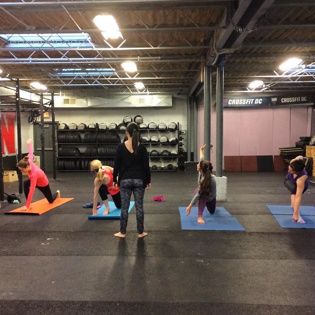 CrossFitDC's tweet photo. Sunday vibes.
_
Hope it's been a good one, friends! #YogaDC #ClasspassDC https://t.co/YMD0b7GsXk https://t.co/UFZct8FXBy