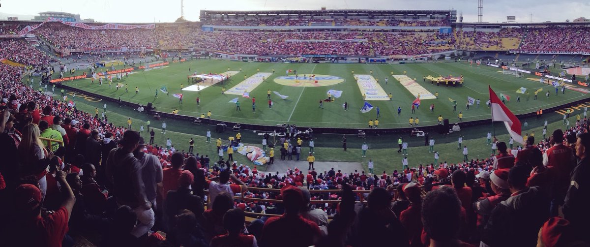 Valentina_aaaaa's tweet photo. Merecido título para Santa Fe, los mejores del año, logrando así 15 partidos invictos.🦁 https://t.co/HX5TFMM52y