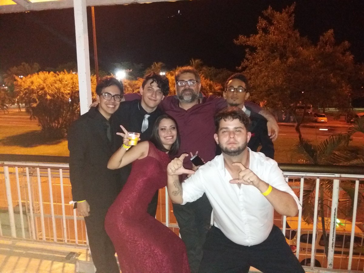 profleopacheco's tweet image. Party! #fellas #motherfuckers #2thousand