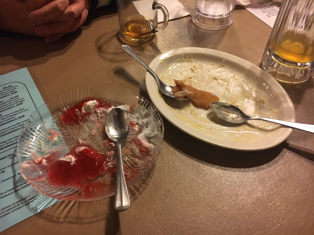 SunyTea's tweet photo. @KingLudwigs2 
Delicious!!!

#KINGLUDWIGS https://t.co/L0Y4usrEoH