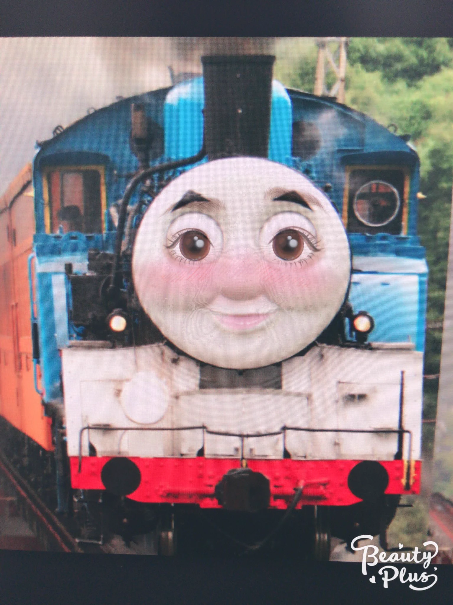 ビューティープラスでトーマス撮ったらトー娘になってしまったw これ恋してる女の顔じゃねかwww