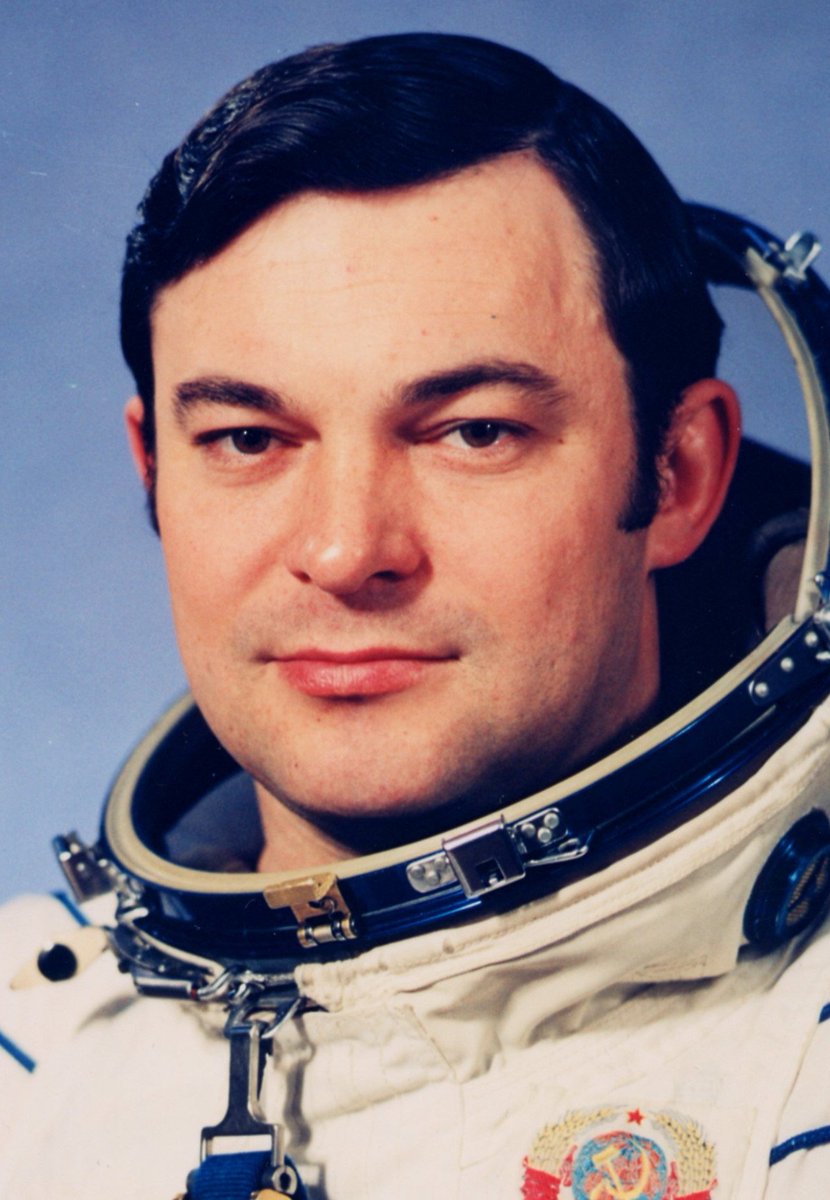 gregfoot's tweet photo. Today in 1987: Yuri Romanenko returns to Earth after a record breaking 326 days in space in Mir. Did 1000 science experiments #science366 https://t.co/wD2quVVxu7