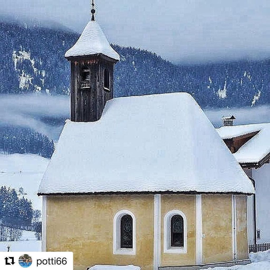 DonnaModerna's tweet photo. Ma che freddo fa? 😱🌬❄️ Buongiorno #inverno. Qui siamo #Tesido in provincia il #Bolzano co… https://t.co/pL21xdtjo6 https://t.co/ZsSixxhj4M