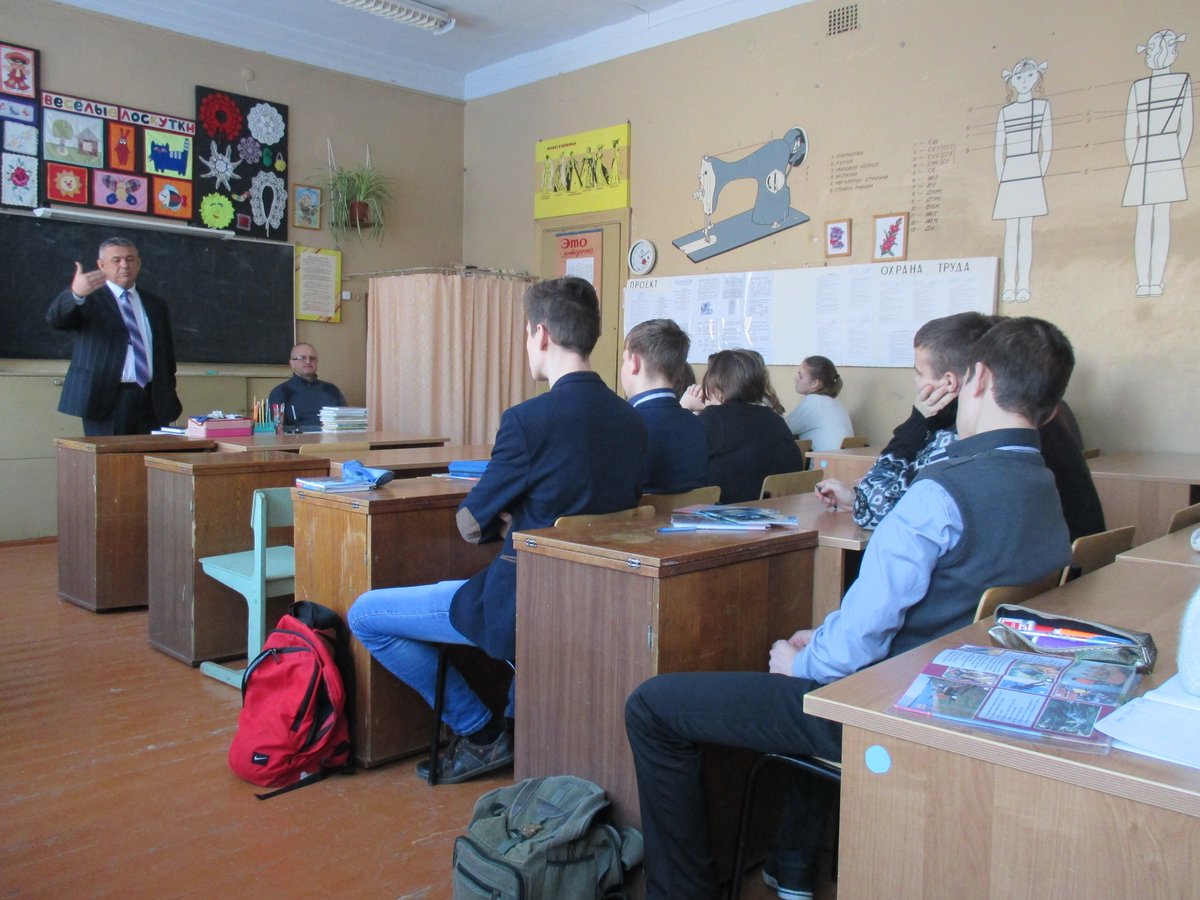 Встреча  с ген.дир.ООО"Добрыня",пред.полит.партии"За Родину"МорозовымВ.А.
и ген.дир.ООО"Кондит.цех",депутатом гор.думы БухтояровымА.И.