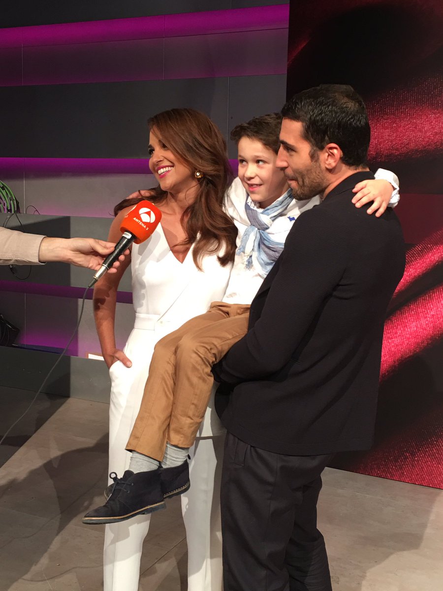 objetivotv's tweet photo. Paula Echevarría, @ma_silvestre y el pequeño Aitor Calderón hablan con @A3Noticias: "En el directo no puede fallar nada" #Velvet https://t.co/Ay8AXSMrbu