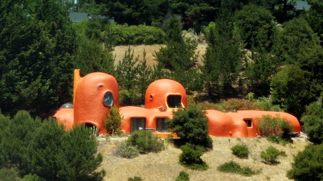 chris_12408's tweet photo. What is this house called? #bayareaverificationquestions https://t.co/8FP6moqlzl