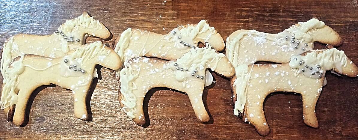 bigfillyadv's tweet photo. Six horse sugar cookie hitch! #dressagehour #horsehour https://t.co/sopKsj83JF