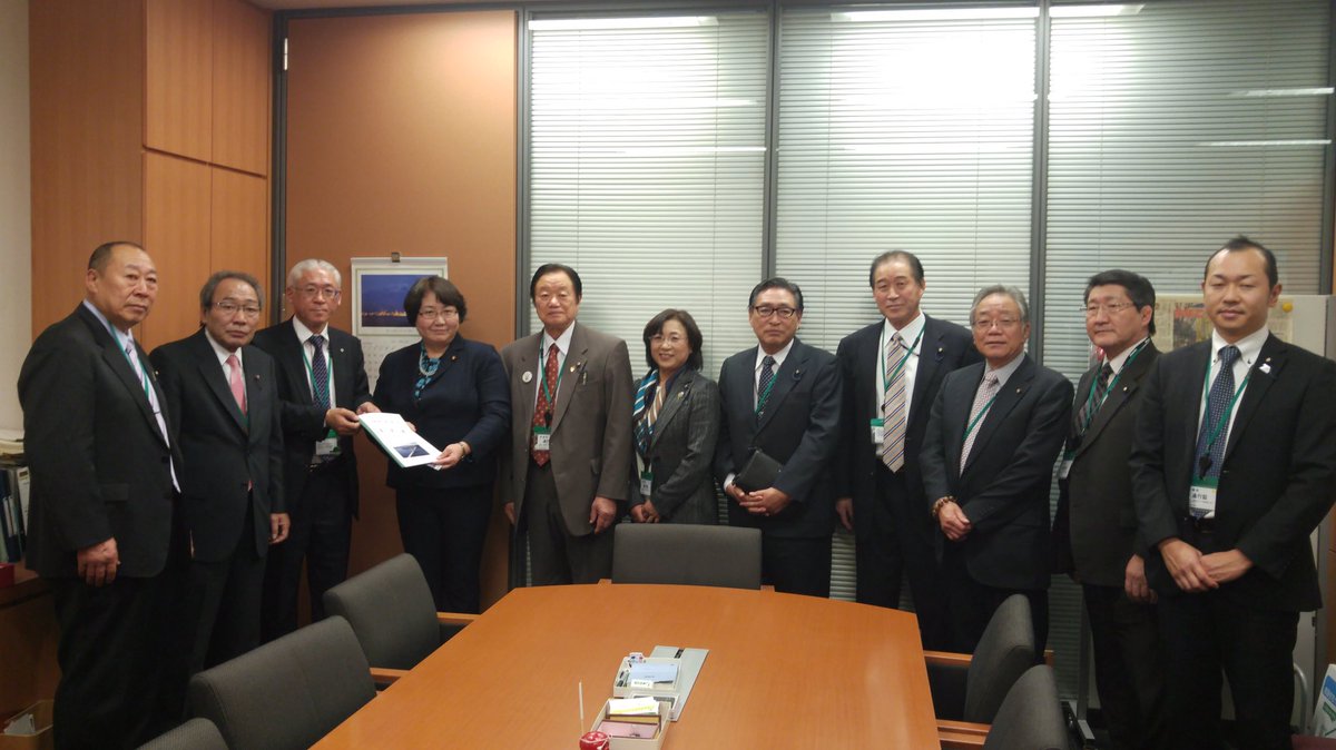 高橋千鶴子 Sur Twitter 青森県鶴田町の相川正光町長 中野雄臣教育長 松山明議長はじめ町議の皆さんが揃って 岩木川河川改修や学校給食センター改築などの要望で来室されました いつも質問見てるよ と激励いただきました 高橋千鶴子 Sur Twitter 青森県鶴田町の相川正光町長 中野雄臣教育長 松山明議長はじめ町議の皆さんが揃って 岩木川河川改修や学校給食センター改築などの要望で来室されました いつも質問見てるよ と激励いただきました