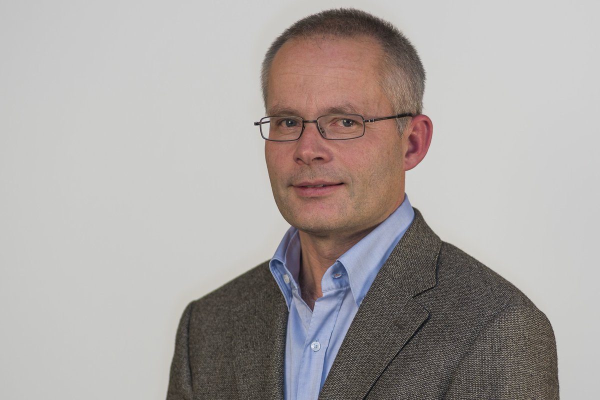 BaumeisterCH's tweet photo. Florian Tschümperlin wird Leiter der Berufsfachschule Verkehrswegbauer in Sursee. Er folgt auf Urs Lütolf. https://t.co/1eovyykRcN https://t.co/zMsqv5hWHf