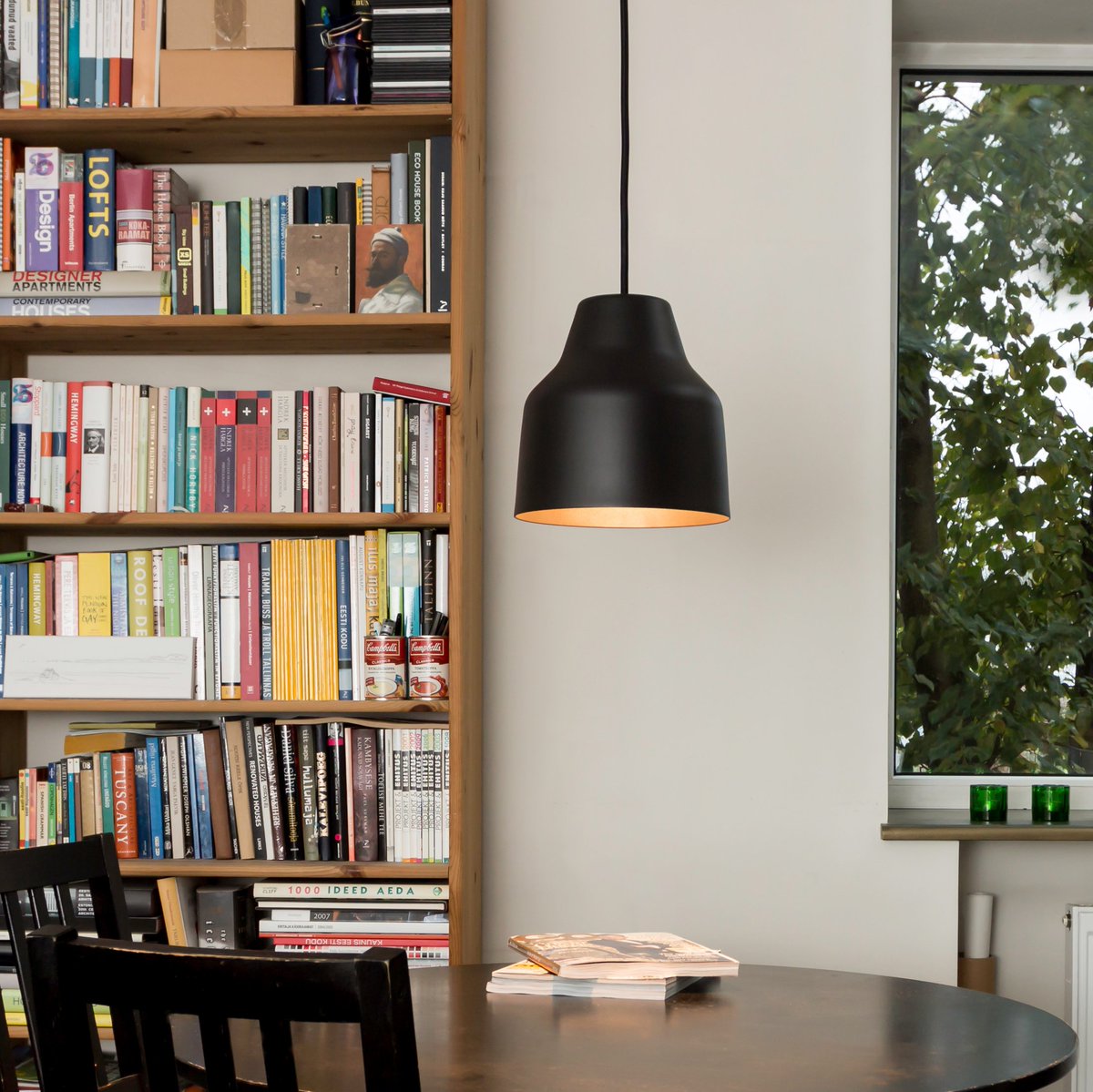 Pendant light Black in a architect's home.
#marilights #pendantlight #highendlighting #black #architect