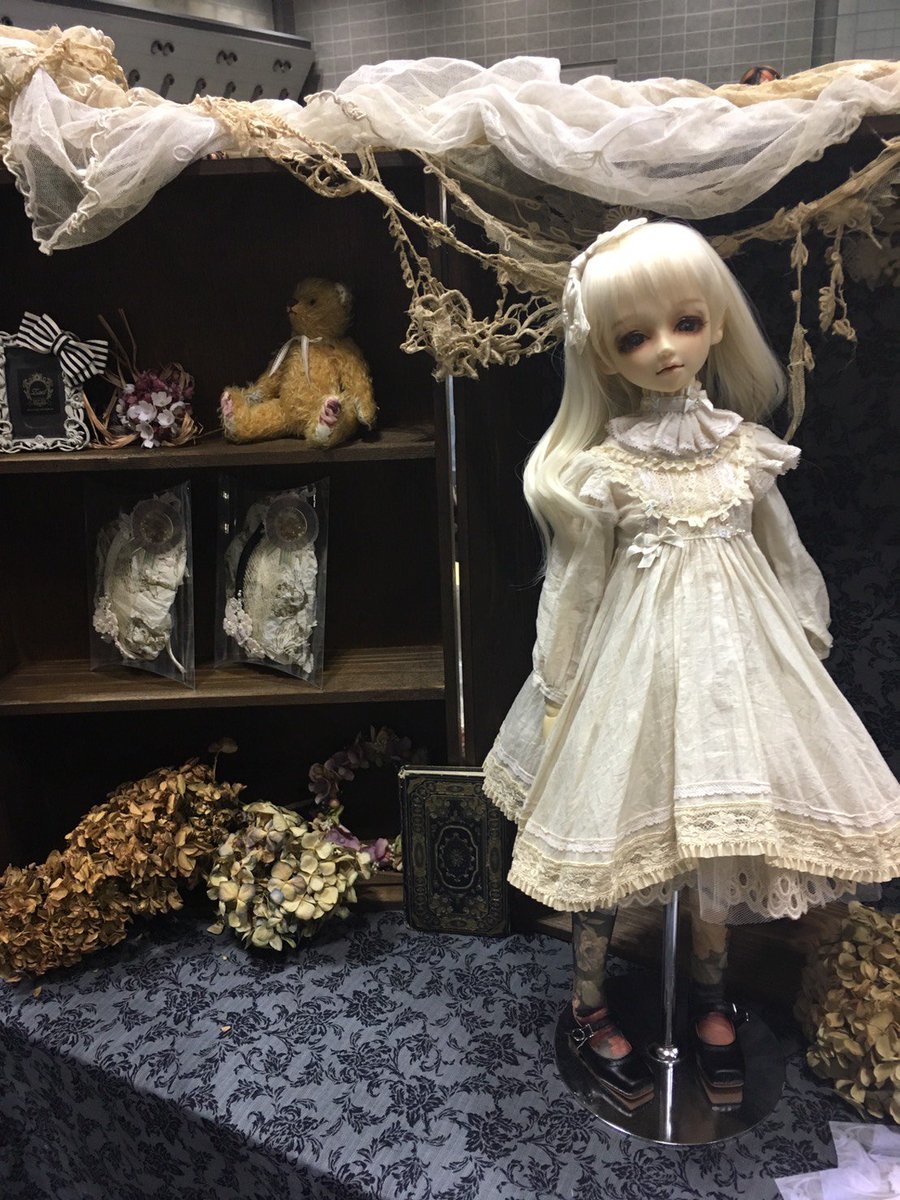 VertusMaria's tweet photo. お邪魔させていただいたZizelさまの作品。桜霞がミディアム丈の方のモデルをしておりました。ロング丈は雪霞ちゃんモデル
Zizelさまの服は着せて頂くだけでお嬢様になれる服ですね(*´▽｀*)いつもと違った桜霞を見れました
そして当日販売＆受注だった服…可愛いなぁ/// https://t.co/m1z434gINX