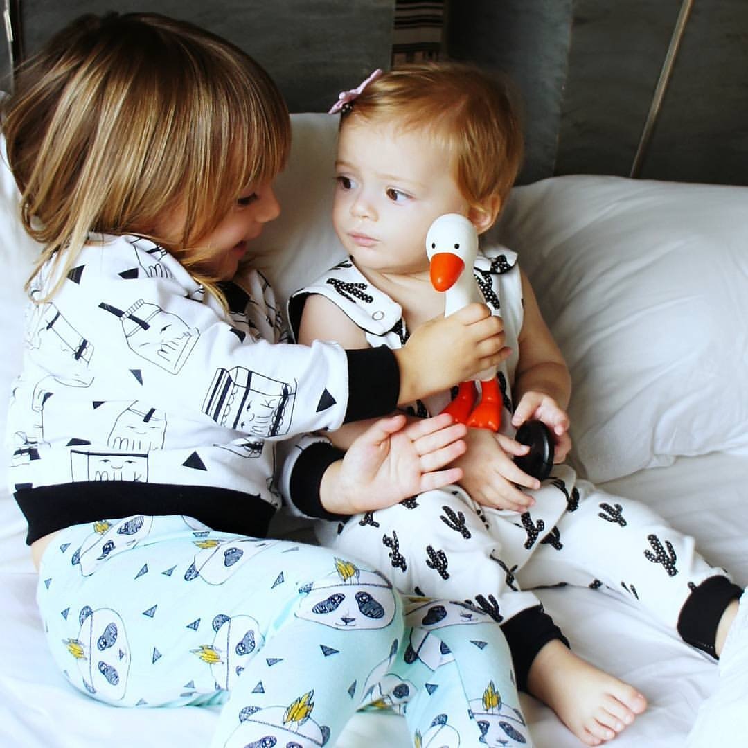 kokoakids's tweet image. Estos dos chiquitines de @zoardandassya se han vestido enterito con nuestras prendas y estan para comérselo 👫💛🔝 #organicclothing #ecofashion