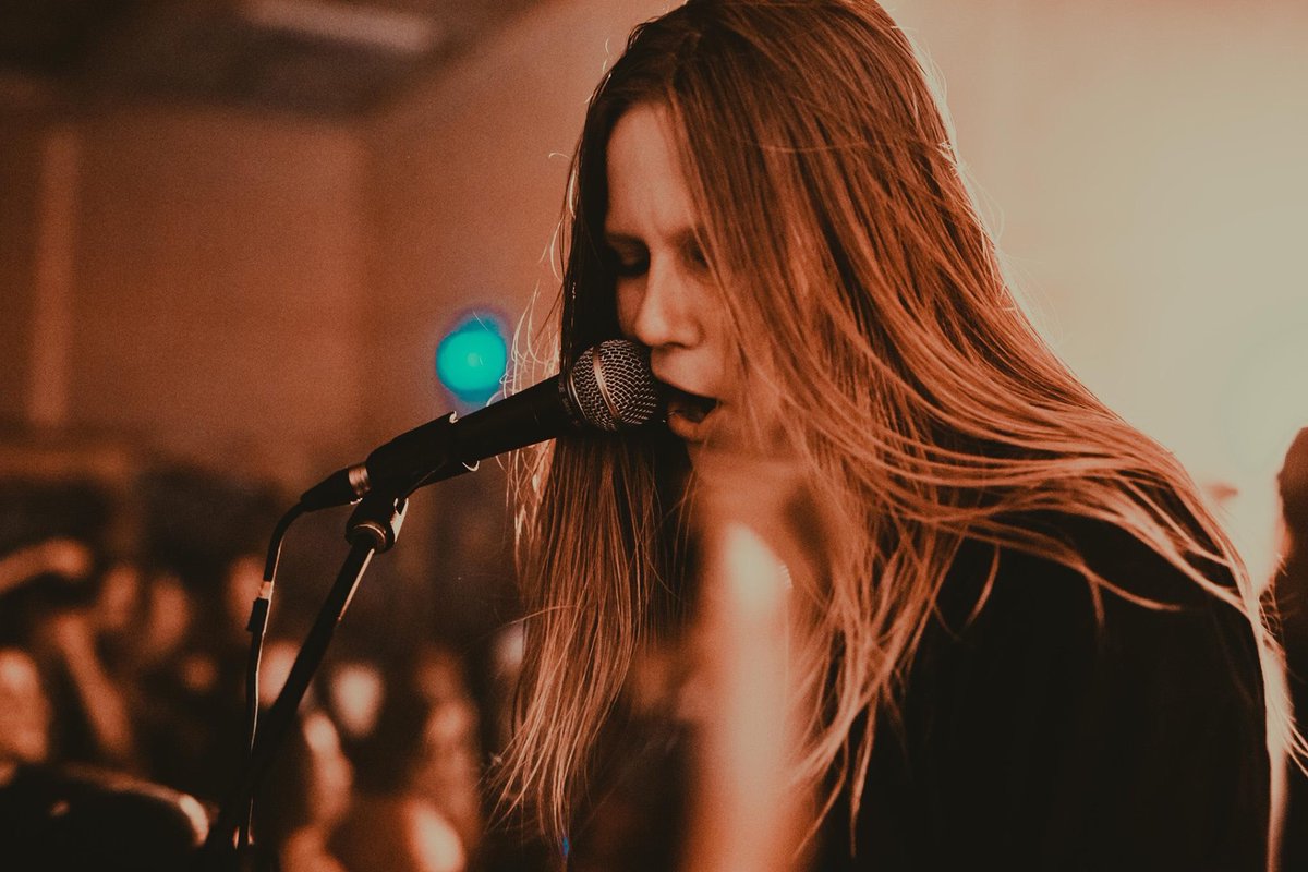 AndyBromm's tweet photo. Femme Fatale // @_TBMofficial 📷 https://t.co/20wN2bdM9K