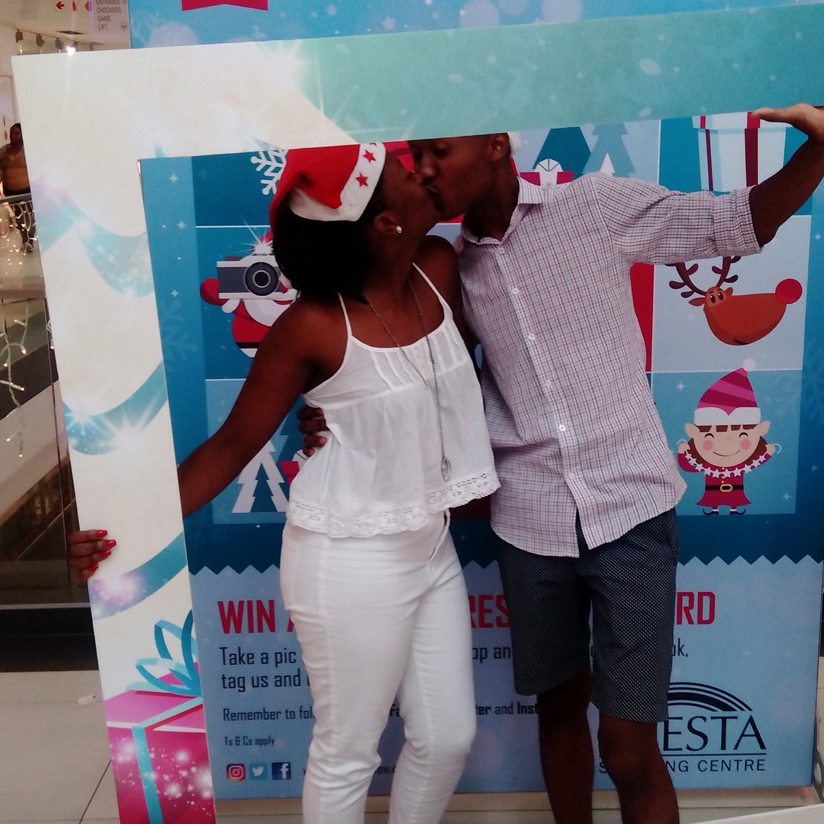 MphoSelahle's tweet photo. Sealed with a xmas kiss from my Santa @NicMmako @crestacentre with my superman #ImagineMore #CrestaMagic https://t.co/udAnjyCMJc