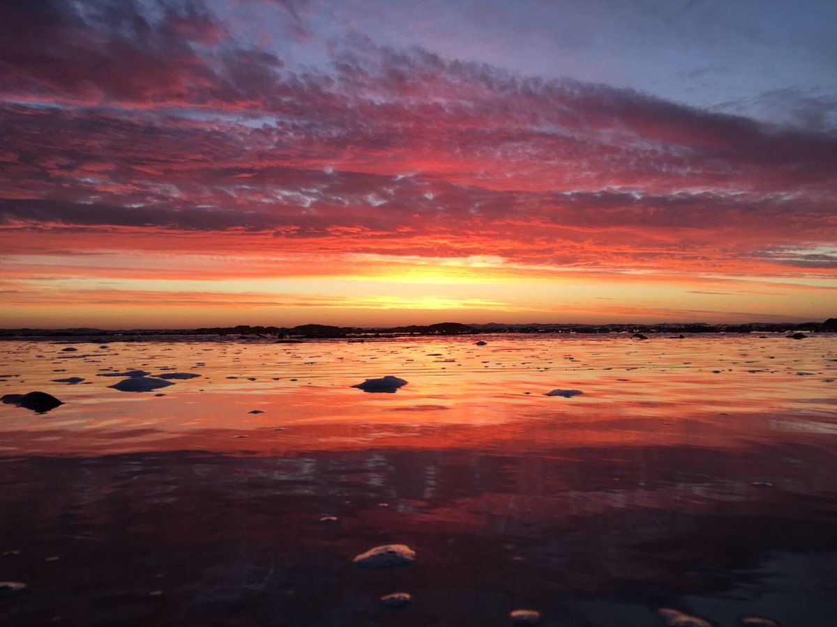 BayLamberts's tweet photo. #Lambertsbay, BEST weather, most amazing #sunsets, #seafood and #wine... no place better to be this #summer! https://t.co/4Z0xQngXro