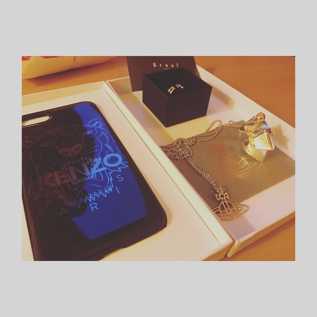 T__23__I's tweet photo. #london #and #paris #viviennewestwood #Ursul #KENZO https://t.co/TQyPbV0j2i https://t.co/3nfpE39tmu