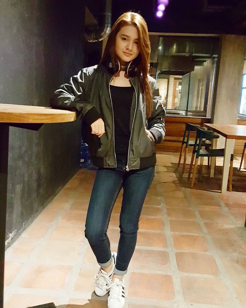 balingerkira1's tweet photo. Bomber jackets are L💚VE! Mine's from @SurplusPH 😍✨
#GreatFashionFinds #GFF #SurplusPH #L❤️VE https://t.co/sEzZh2ImN5