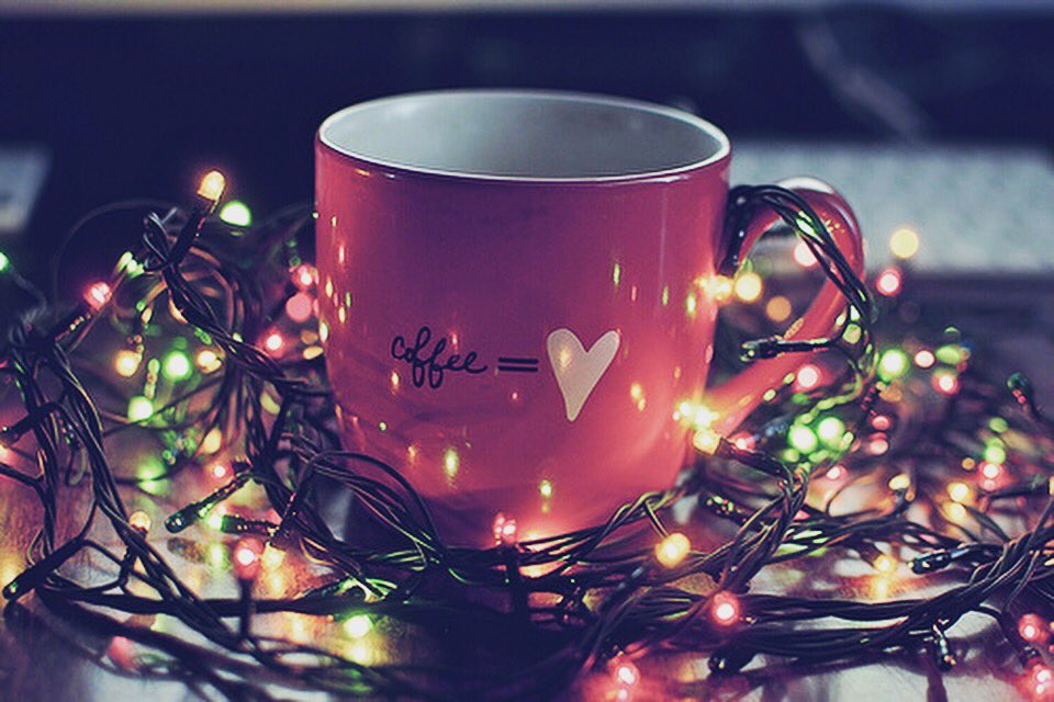 Good morning☕️✨🎄#almostChristmas #mondaymood