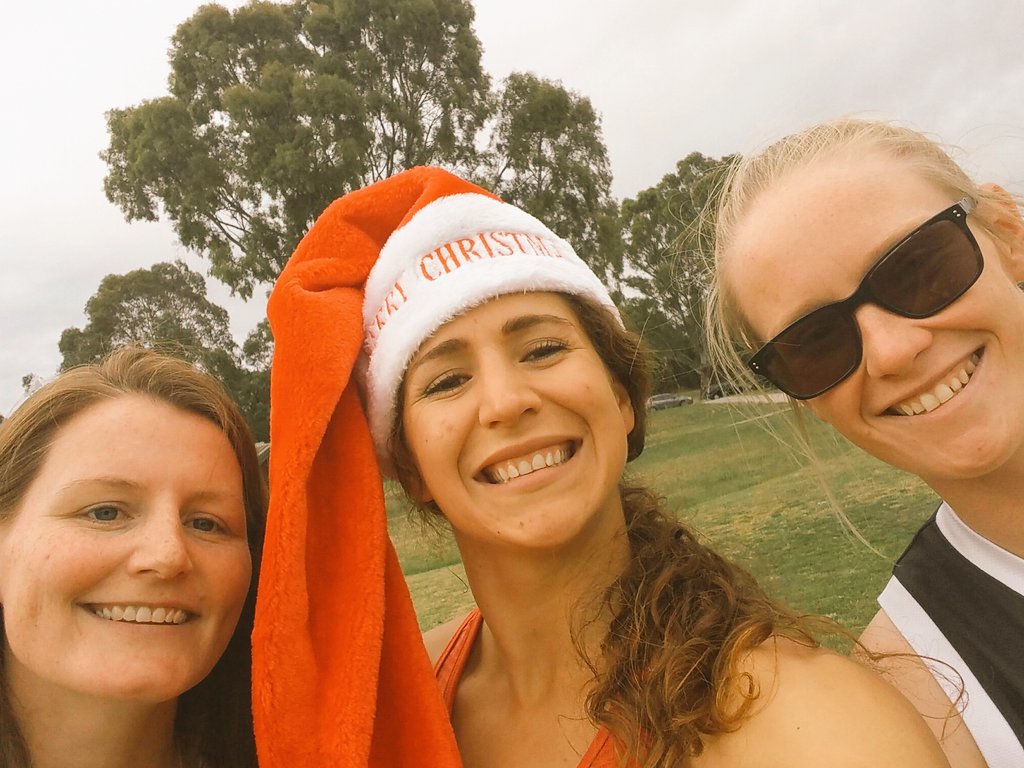 Merry Christmas ❤ the Devils. Have a safe holiday! <a href="/DevilsFootball/">Eastern Devils</a> <a href="/darce_23/">Sarah D'Arcy</a> #crutchescantstopme