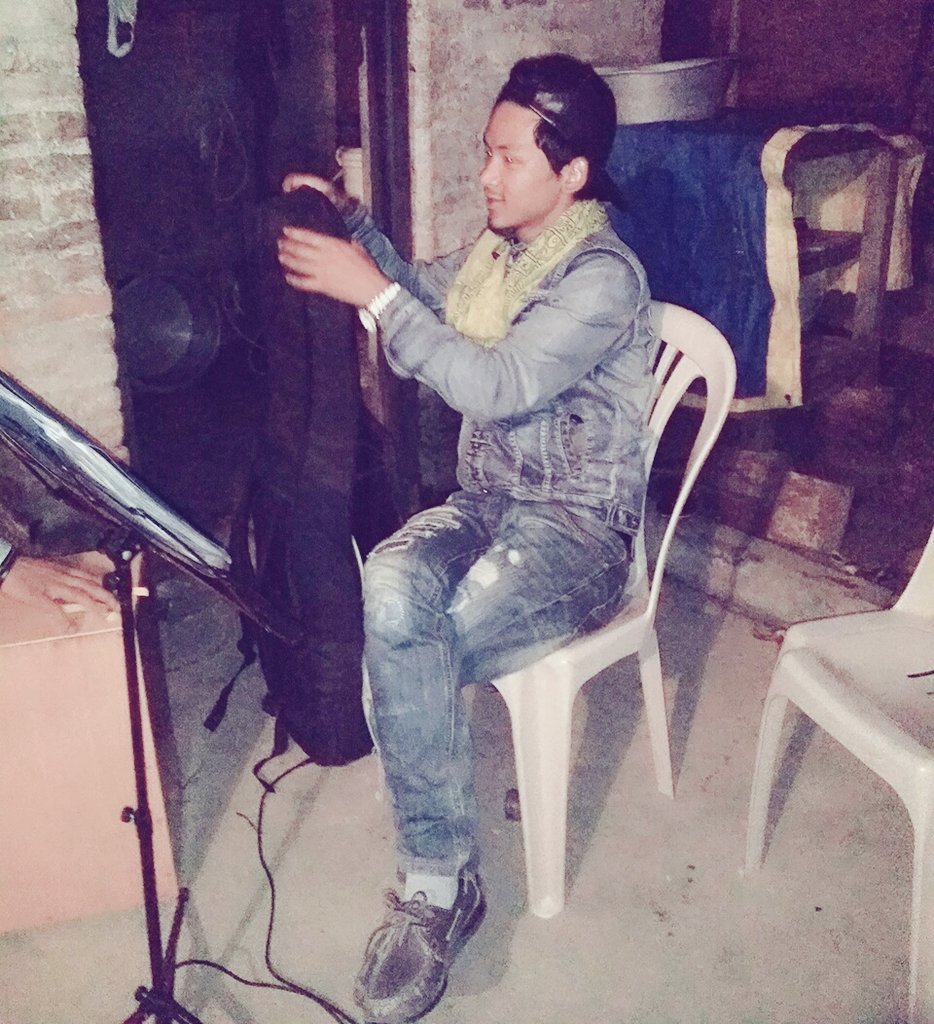 MeeLone12's tweet photo. #memory
#music
#life
#musician
#always https://t.co/Dgm3N7Gr60
