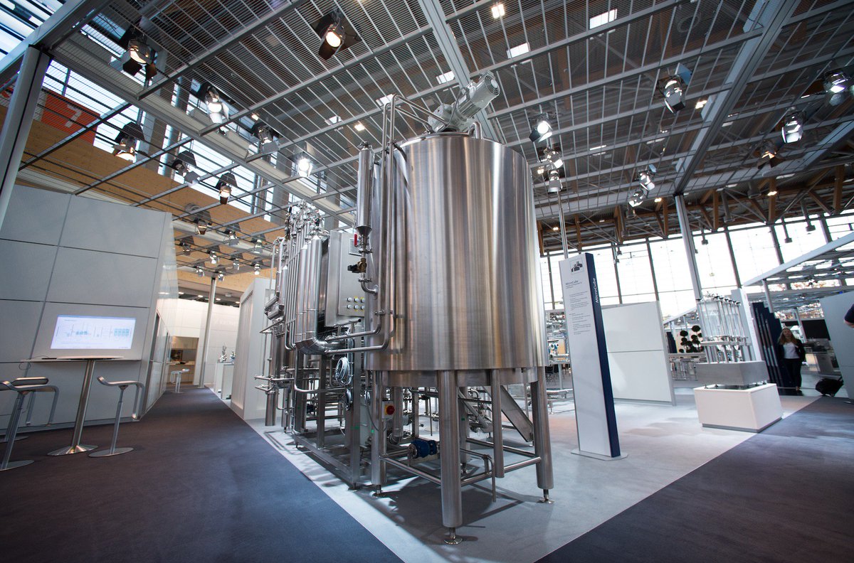 KronesAG's tweet image. 2016 is drawing to a close and we're remembering the BrauBeviale with this great shot of our #MicroCube #GermanBlingBling #krones #kronesag