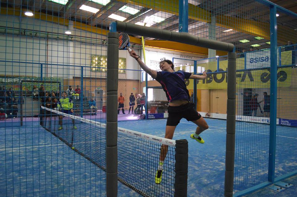 sansetpadel's tweet photo. ¡Increíble ambientazo de #padel en la final de #MasterFMP! 😁
Os dejamos una galería de fotos en nuestro Facebook: https://t.co/UI1hcHFMtA https://t.co/fGVJZ9ueUE