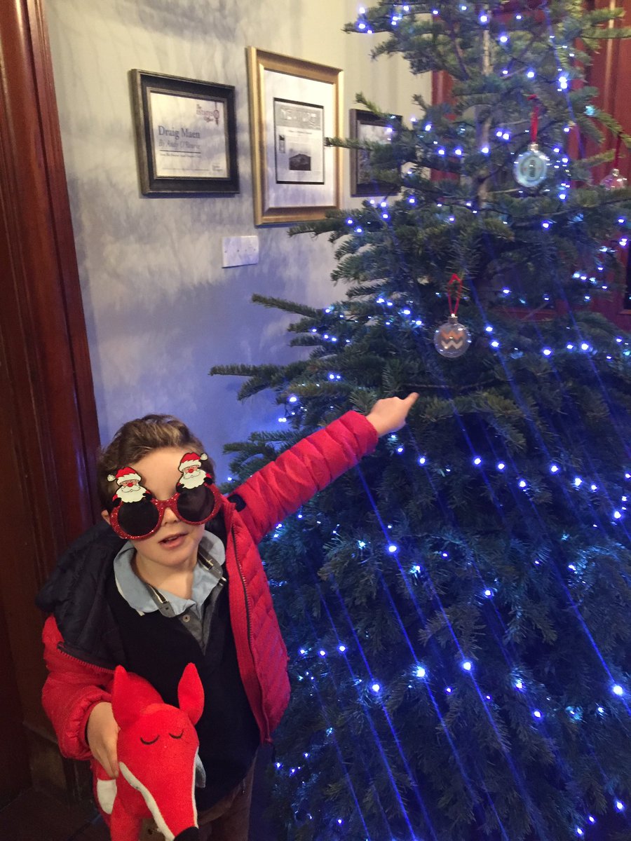 JD1980NP10's tweet photo. @ParadeDesignUK @rhiannonis30 @FoxwoodNp jnr rocking the spec appeal #specapeal #redfox #makeaspectacleofyourself https://t.co/XZxYk6bqSZ