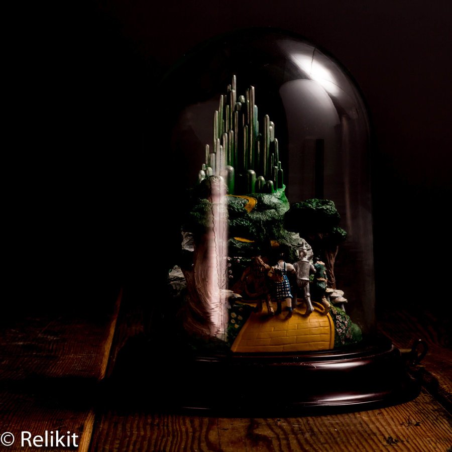 Relikit's tweet image. Magical Wizard of Oz music box showing Dorothy &amp;amp; her friends walking to Emerald City! Shop here: relikit.com/product/1969-w…
#Disney #movielover