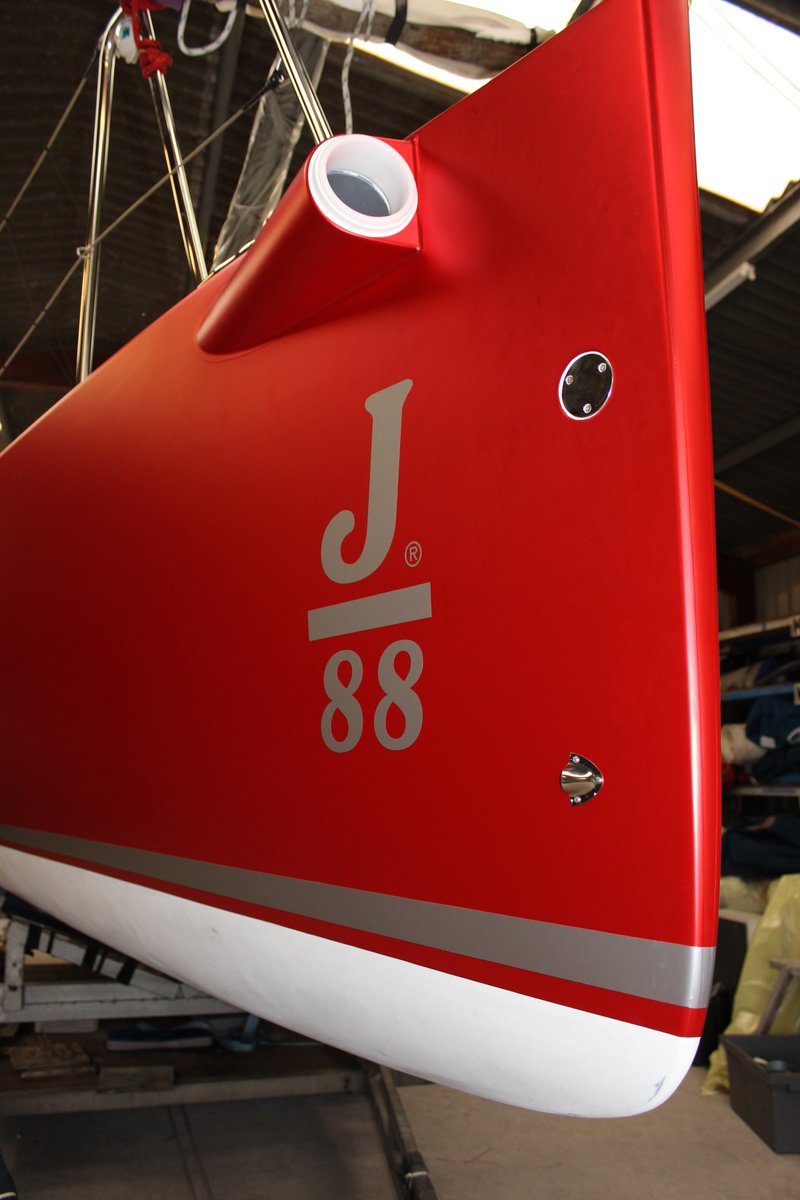 grapefruitgroup's tweet photo. We can't help but to feel festive after wrapping @KeyYachting's J88 in this red chrome vinyl! #HullWrap #J88 #ChristmasWeek #Chrome https://t.co/EdhbnjlbsT