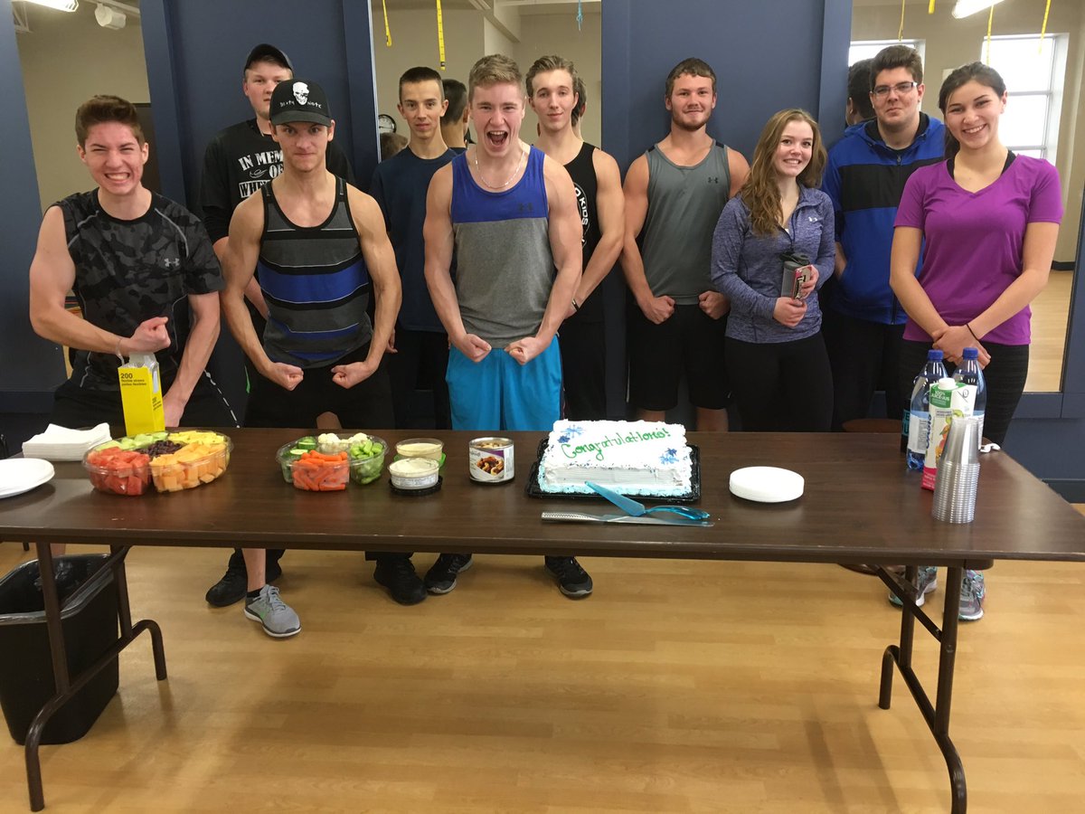 UGDualCredit's tweet photo. Final day celebrations!#fit&amp;strong #readyforturkey #snowmaggeddon @randallugolini @georgiancollege @CDprincipal @theheights11 @ODSS_News https://t.co/LpBZNV6qhL