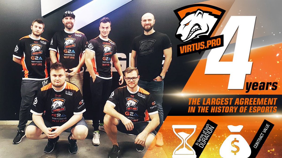 paszaBiceps's tweet photo. This picture is 4 years old,when u are kicking players every year , we grow stronger with every year .. https://t.co/IrmsOVDejS