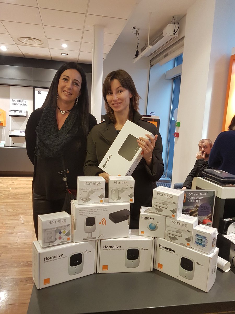 pairone1's tweet image. Homelive : Bravo Lucie pour cette super méga vente 👏👏 @stephpaillard @vpinsan @jenni_achilli @laeti_magenta @stephcesaroni @MinaMaaref