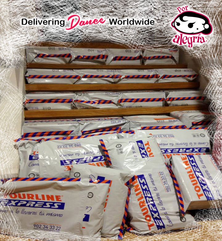 Tic tac tic tac... BOOOOM de pedidos 💥📦📦📦 Ya están de camino a vuestras casitas 🏠🚚 #poralegria #deliveringdanceworldwide @Tourlinexpress