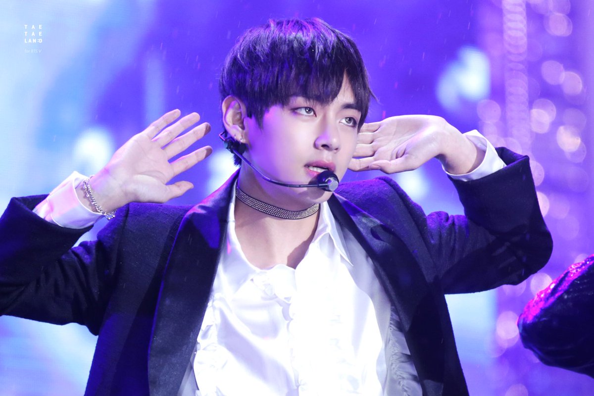 aain on Twitter: "Taehyung neon purple aesthetic Cr: @TAETAELAND…