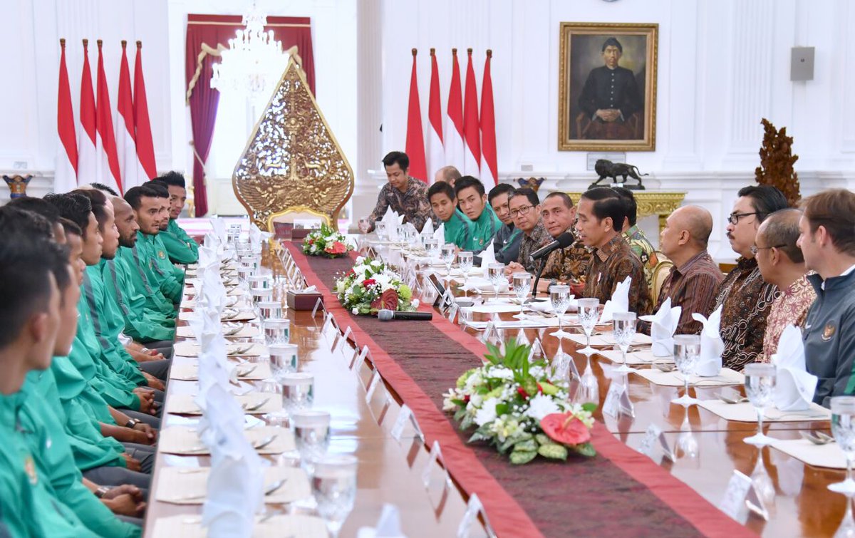 KemensetnegRI's tweet photo. Presiden Jokowi: Rakyat Indonesia Bangga dengan Timnas Garuda
https://t.co/7bTBHwcF6Q https://t.co/BMRyPdonAp