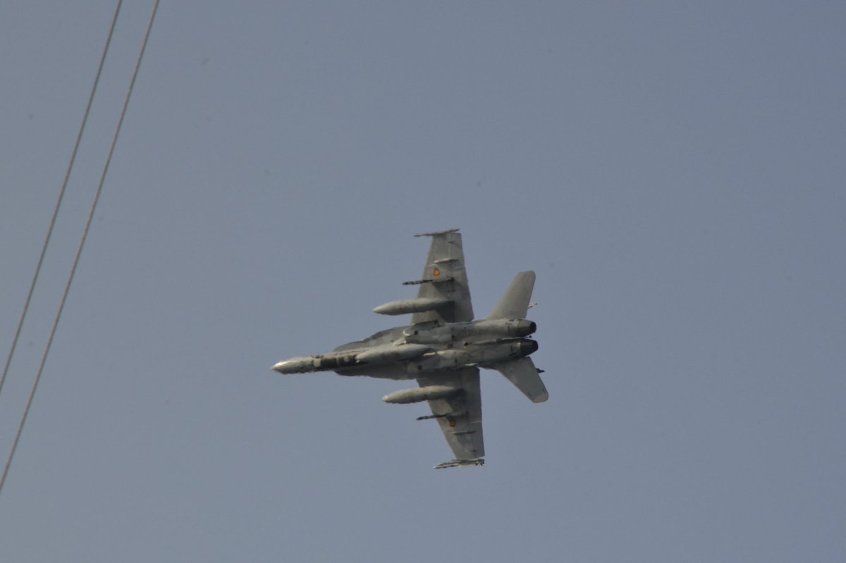 Armada_esp's tweet photo. La fragata 'Méndez Núñez' regresa a #Ferrol tras su integración en el Mando de #Defensa y Operaciones #Aéreas en colaboración @EjercitoAire https://t.co/eGH1ykF0sB