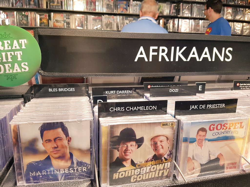 Kyk wat is in die Musica winkel julle!!!😎 #VirDieEersteKeer