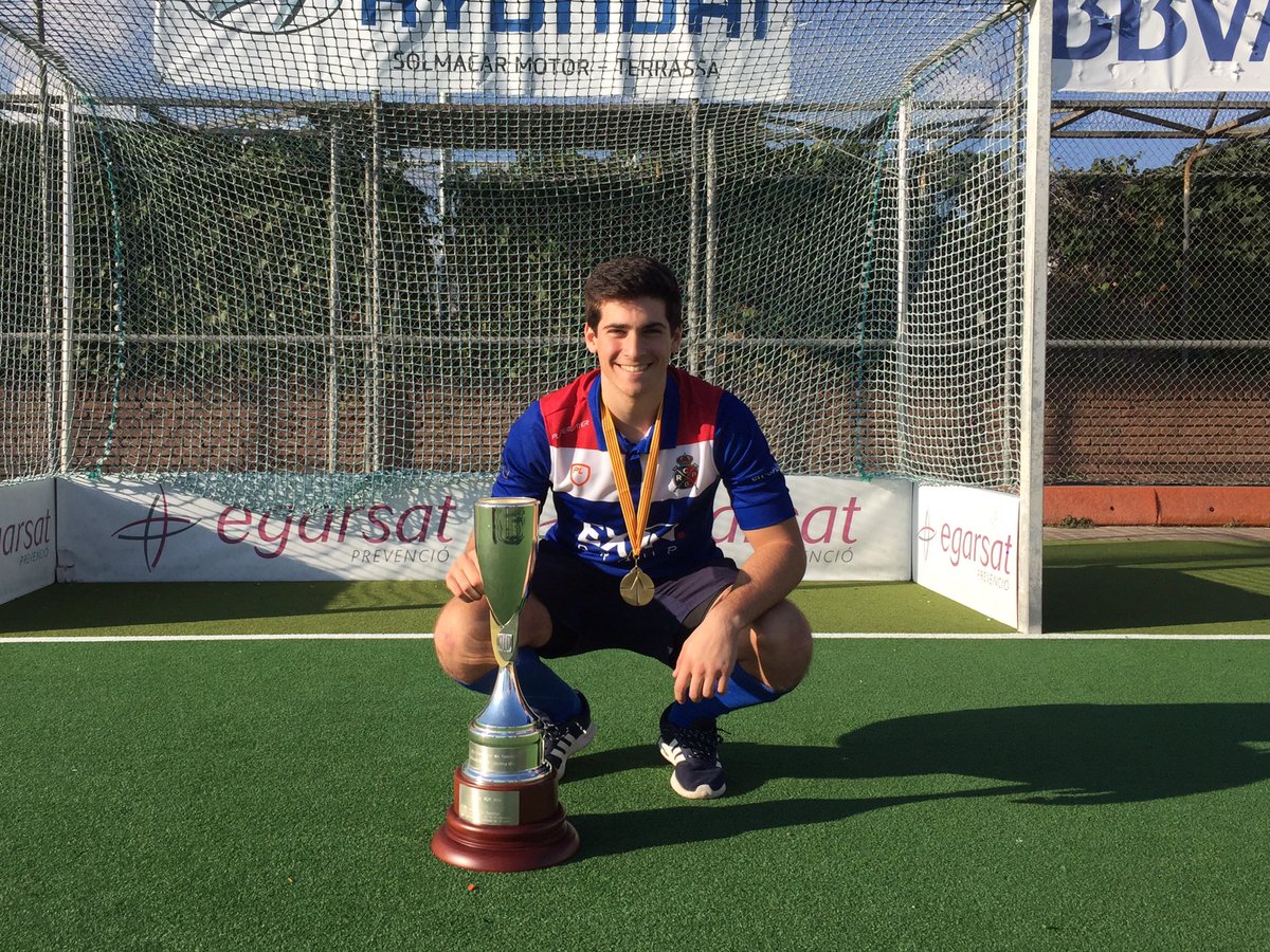 areyne97's tweet photo. Capions de catalunya 2016/2017 🏆🏅 @RCPoloDHA  #97 https://t.co/TJilV6SFfp